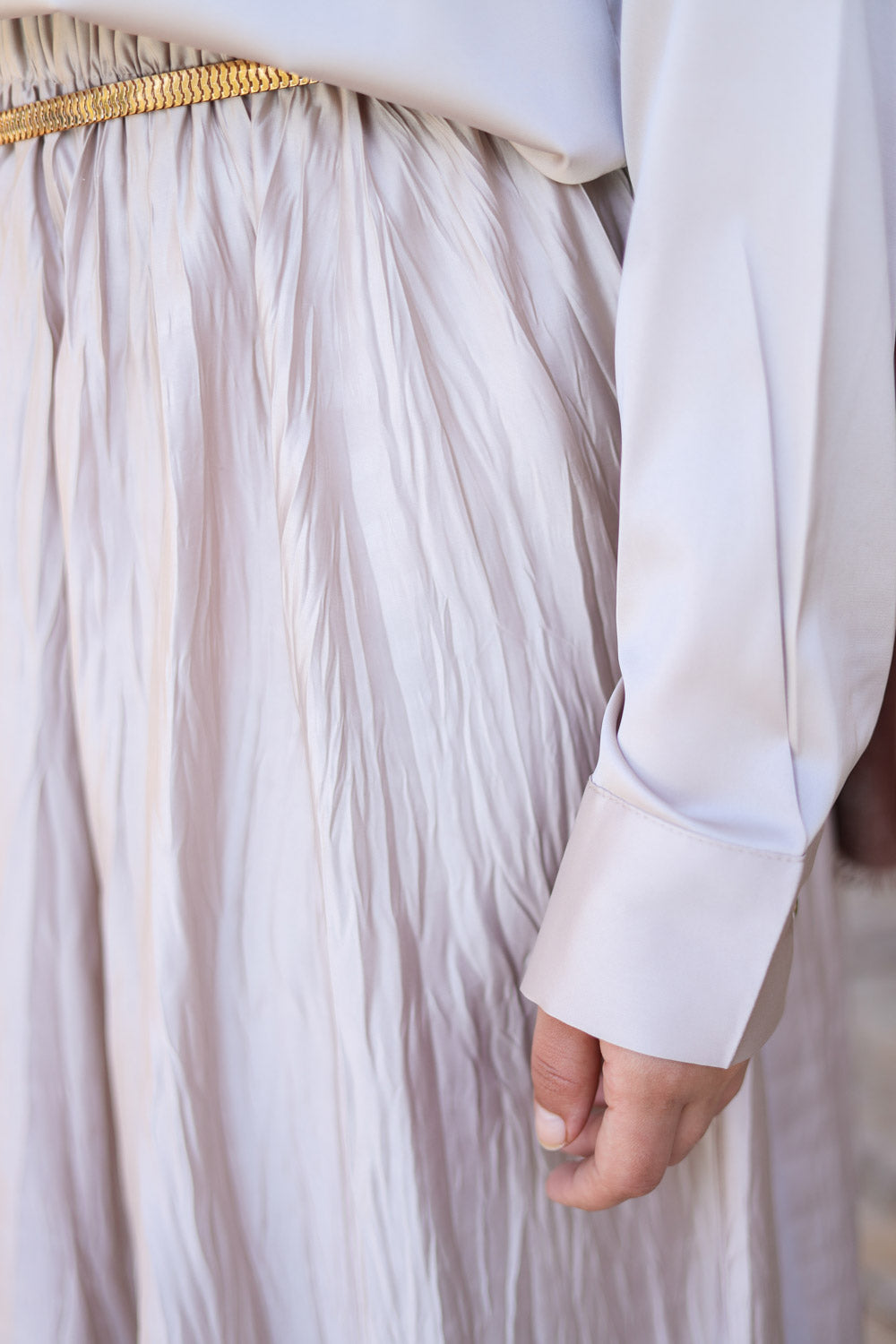crushed satin flowy skirt in Grieg